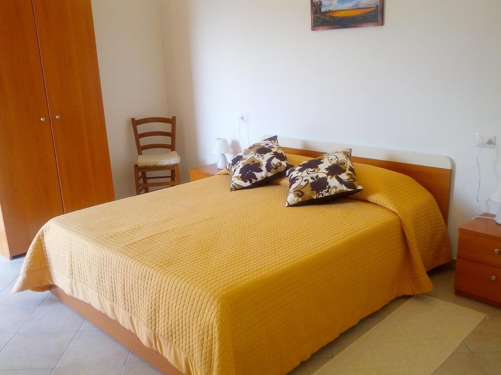 Agriturismo Santa Barbara سارّوتش الغرفة الصورة